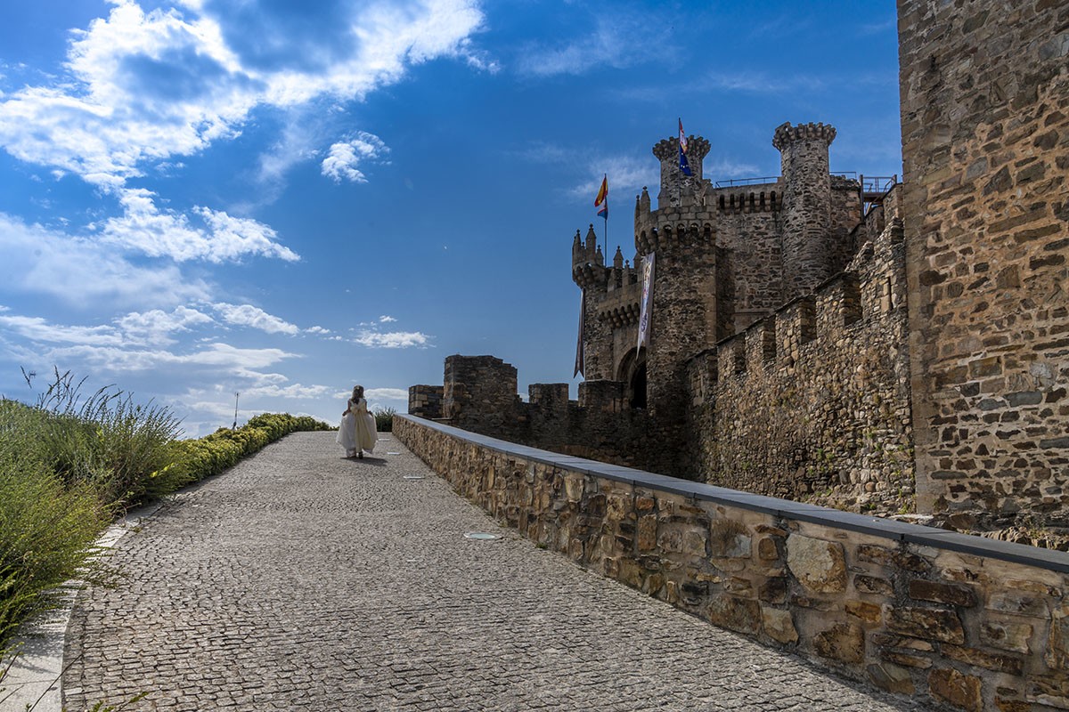 fotógrafo comunión Ponferrada castillo templarios entrada